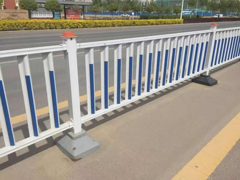凌河防眩目道路护栏